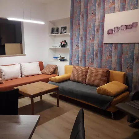 شقة Zentrum 12 Mit 2 Schlafzimmer - Sehr Schoener Ausblick ستير