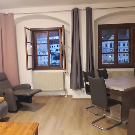 شقة Zentrum 12 Mit 2 Schlafzimmer - Sehr Schoener Ausblick *